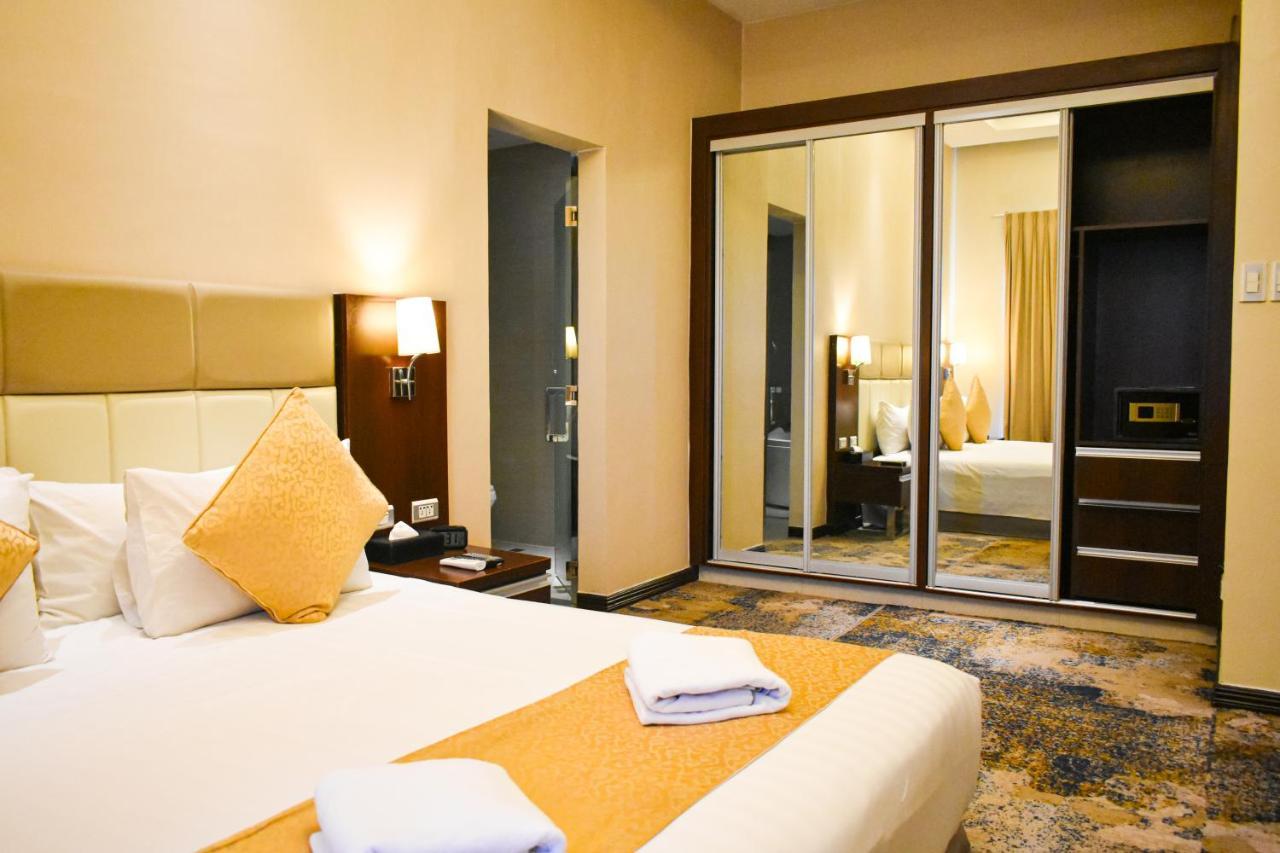 Mg Grand Hotel 奥隆阿波 外观 照片
