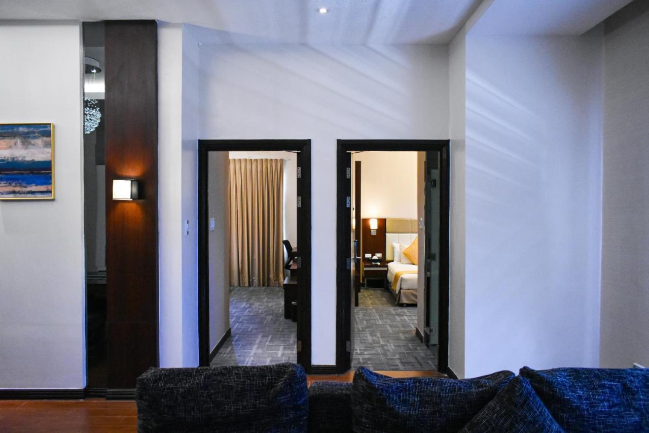 Mg Grand Hotel 奥隆阿波 外观 照片