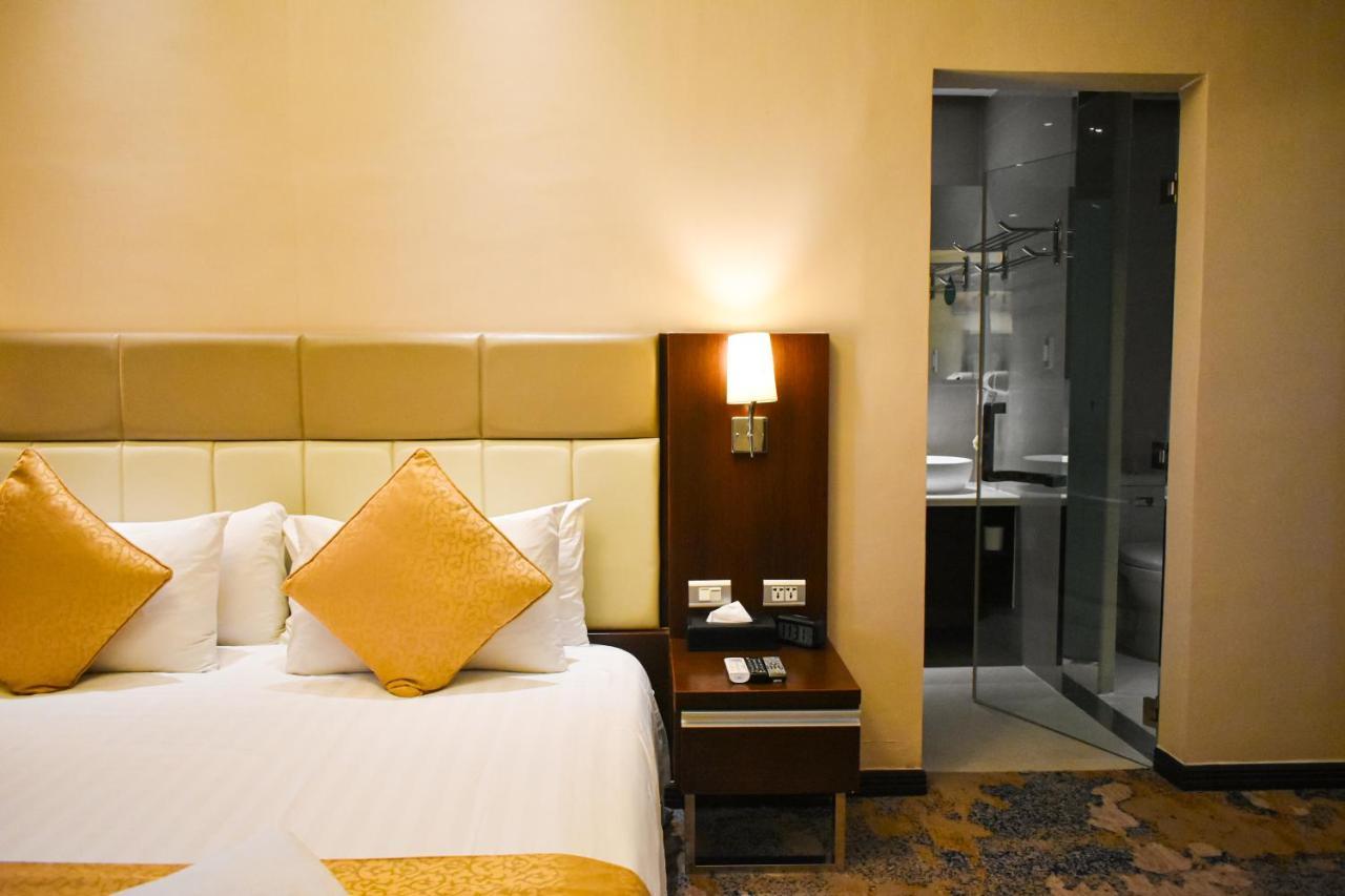 Mg Grand Hotel 奥隆阿波 外观 照片